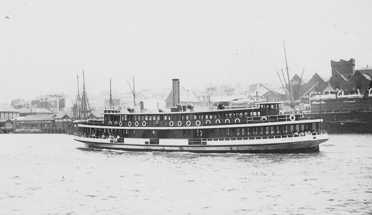 Sydney ferry KULGOA entering Sydney Cove, Circular Quay (1904–30)