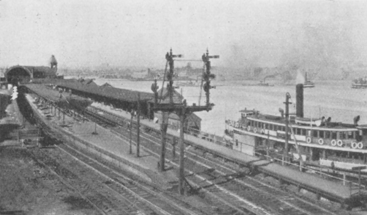 Old Milsons Point railway station on the last day of operation 26 April 1924