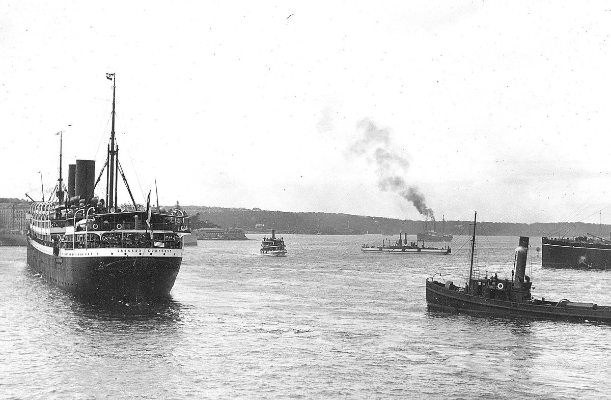 German passenger liner GROSSER KURFURST (1899-1937) outbound Sydney Cove, Circular Quay (1905)
