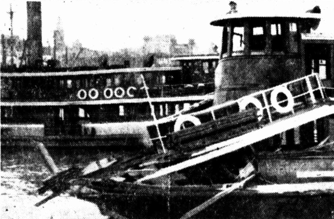 Sydney ferry KAREELA after smash, Circular Quay (1924)