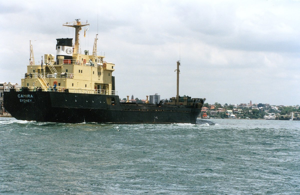Camira inbound, 1990, Sydney Harbour (Graeme Andrews, City of Sydney Archives)