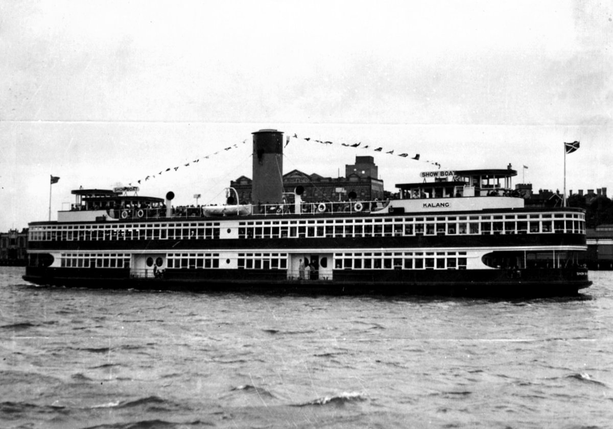 Sydney showboat ferry KALANG, Sydney city centre (1930–40)