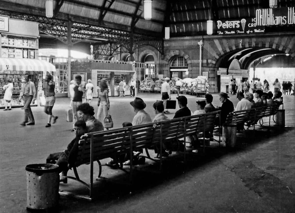 71-01 09 Sydney Central Station, Australia 1971, Haymarket