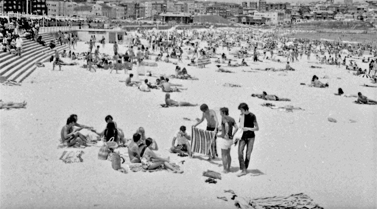 71-01 20 Bondi, Sydney, Australia 1971