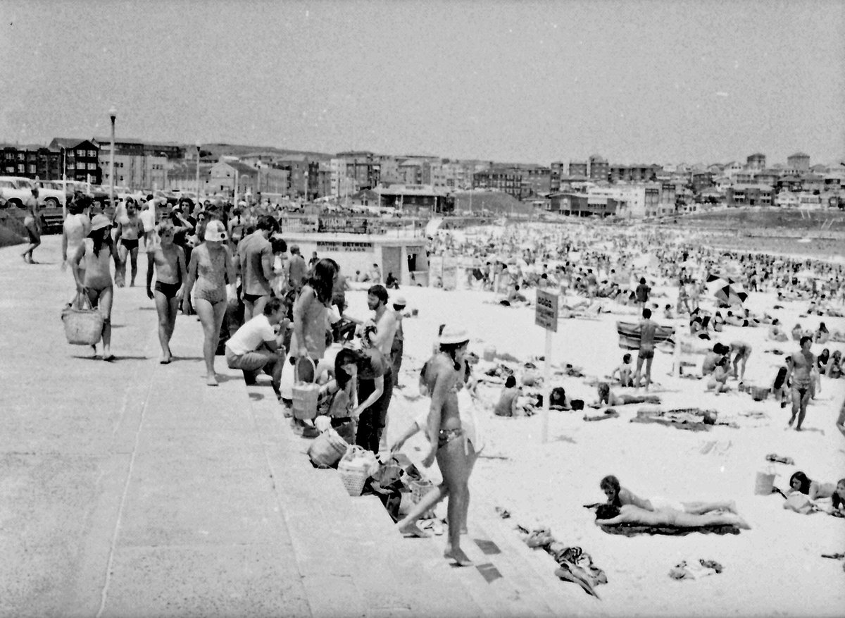 71-01 21 Bondi, Sydney, Australia 1971