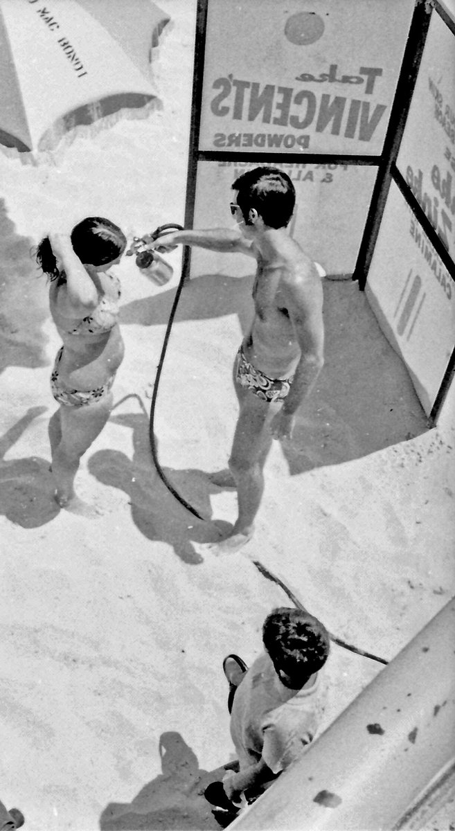 71-01 22 Bondi, Sydney, Australia 1971