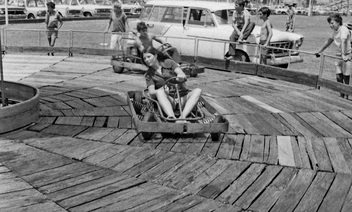 71-01 26 Bondi, Sydney, Australia 1971