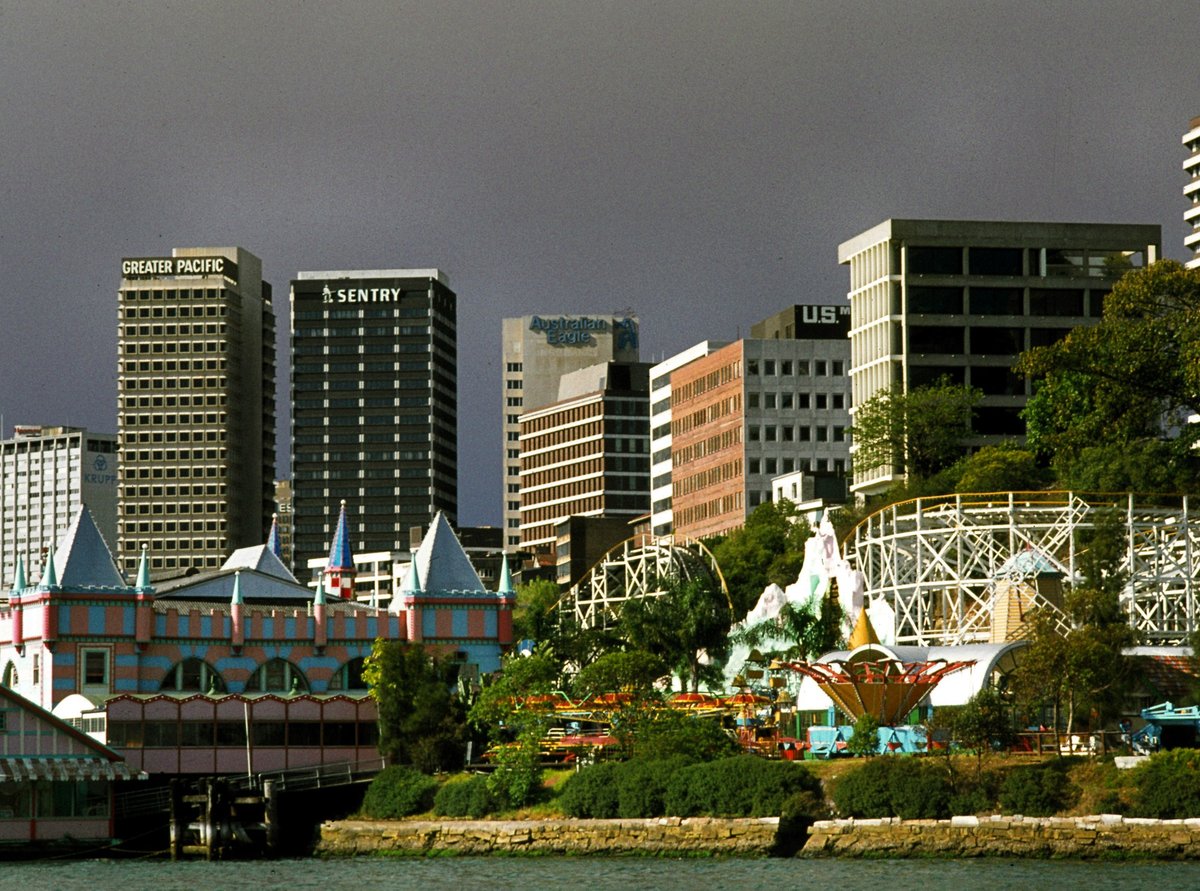 319 Harbour Cruise (bushfire smoke), Dec 79, Sydney (1979)