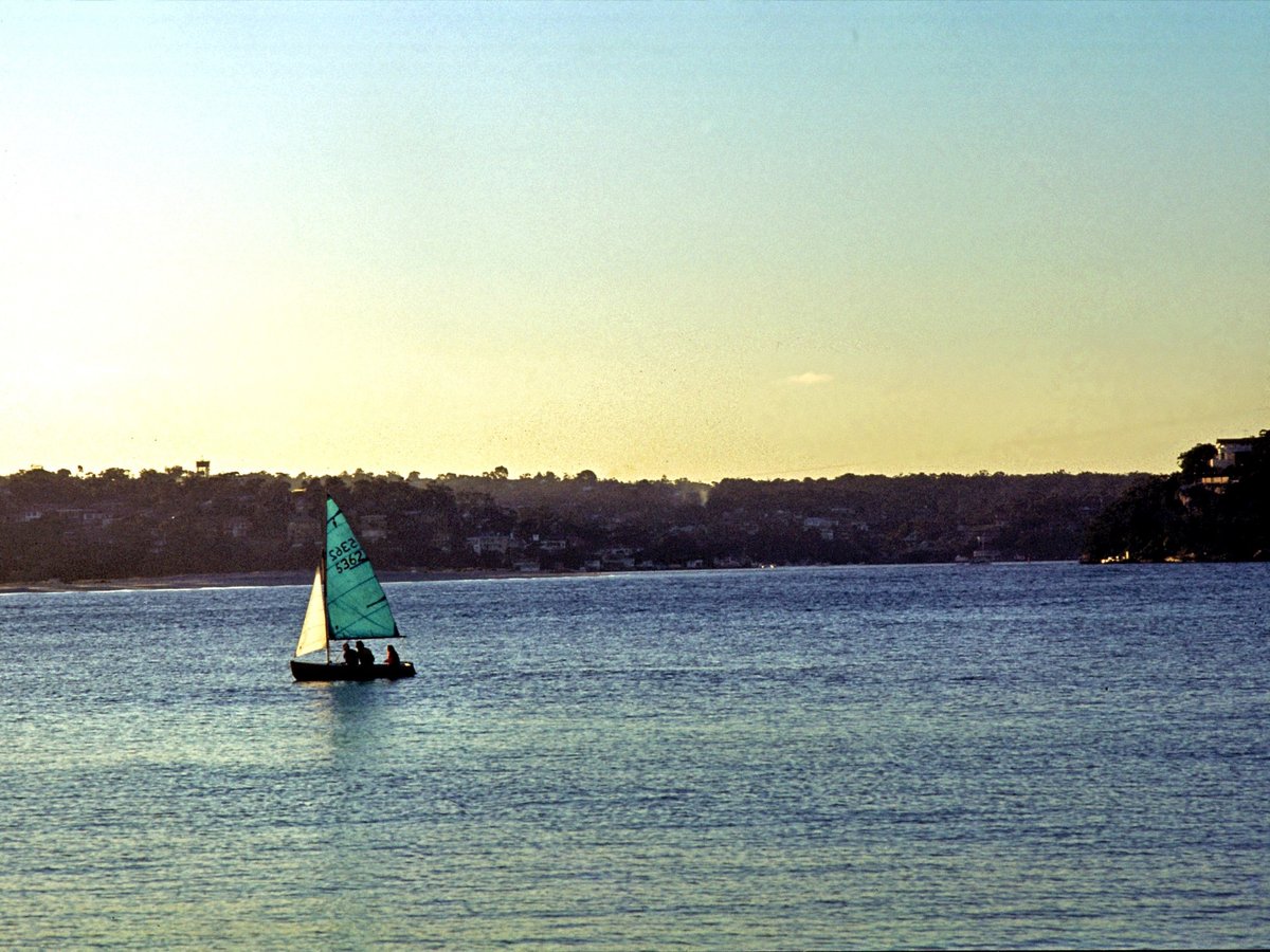 465 Sailing at Bundeena, Aug 1980