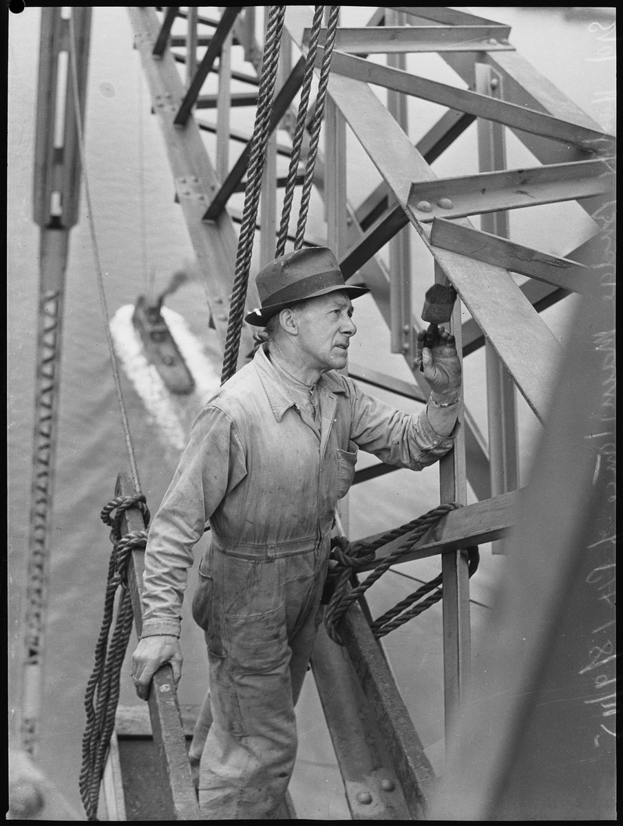Sydney Harbour Bridge maintenance, 18 September 1945
