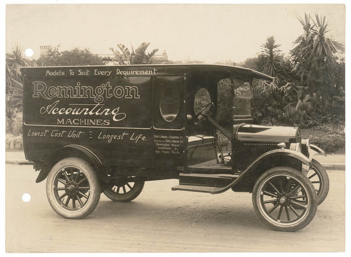Remington accounting machines van of Stott & Hoare & Chartres Ltd, Sydney city centre (1925)