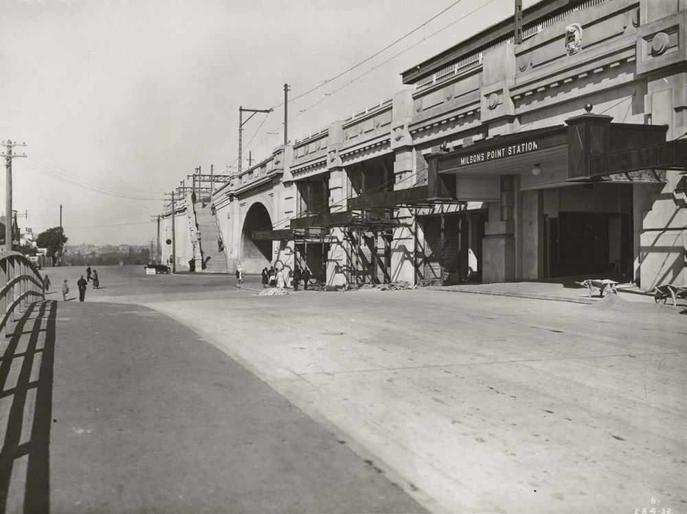 5791716127 0c0fca0197 o, Milsons Point (1932)