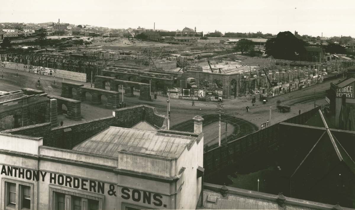 Building Central Railway Station, Sydney, Haymarket (1903)