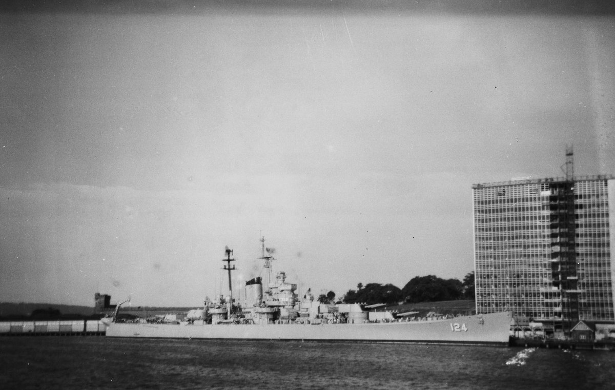 USS Rochester in Sydney in May 1958, Sydney city centre