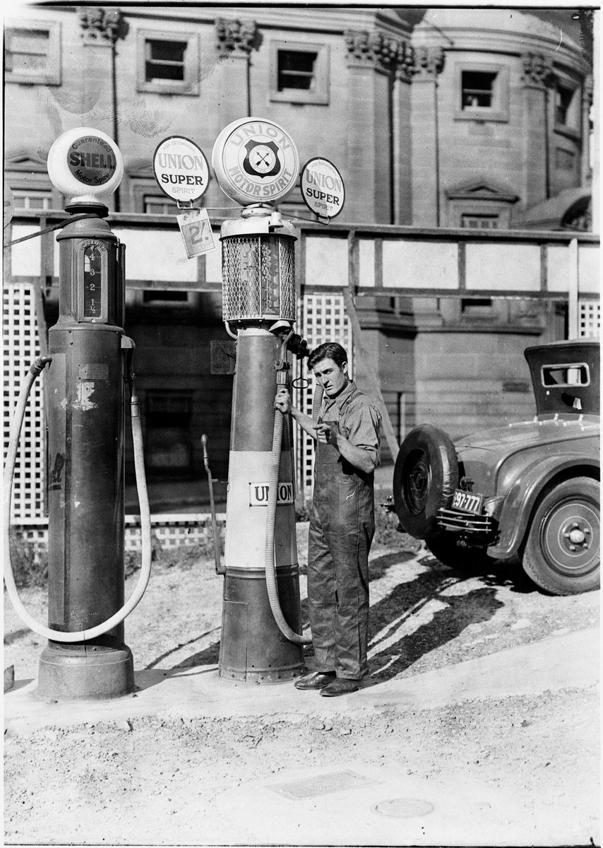 Petrol bowsers, 1932-1935 slnsw, Sydney city centre (1932–35)