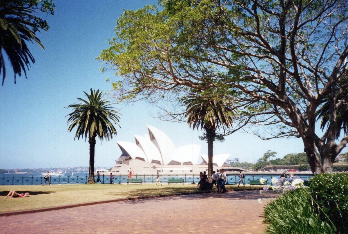 1997-01 Sydney Opera House from Hickson Road Reserve, Sydney city centre