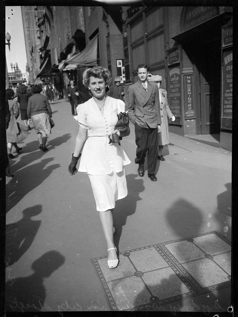 Street fashion, Sydney 1945