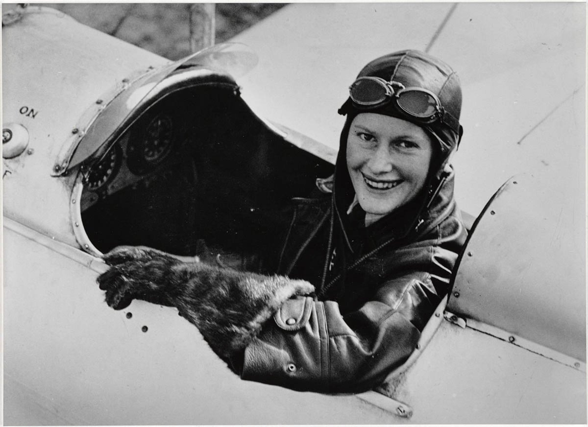 Nancy Bird in Gipsy Moth at Kingsford Smith Flying School, 1933, Mascot