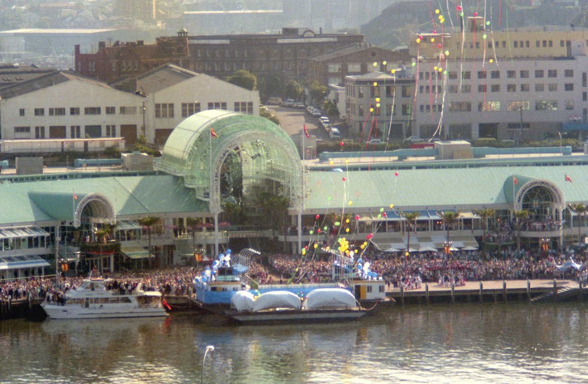 Harbourside celebrations for visit of Queen Elizabeth II to Darling Harbour, 1988