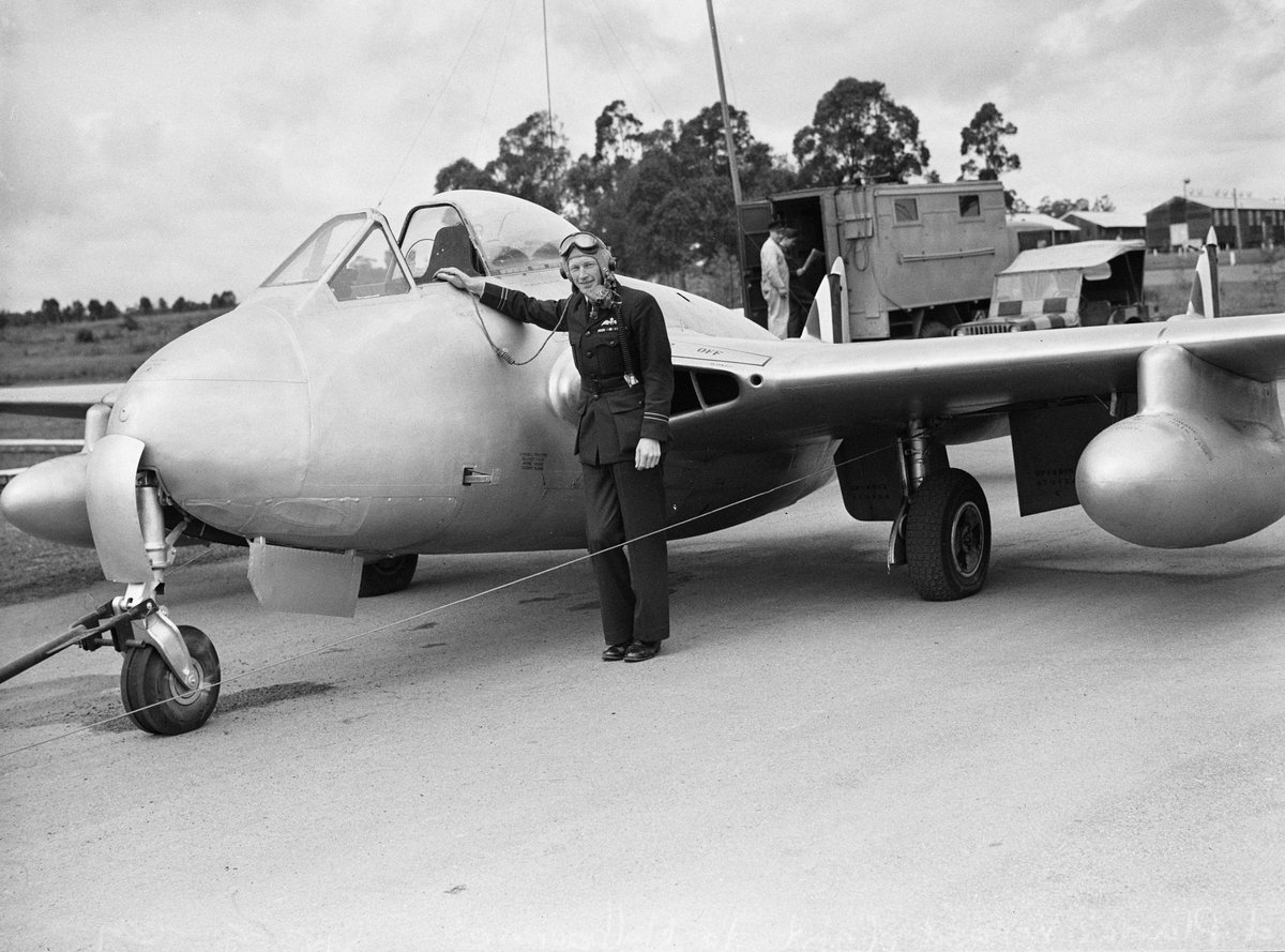 Vampire jet 1949 V1-FL19160973, Sydney