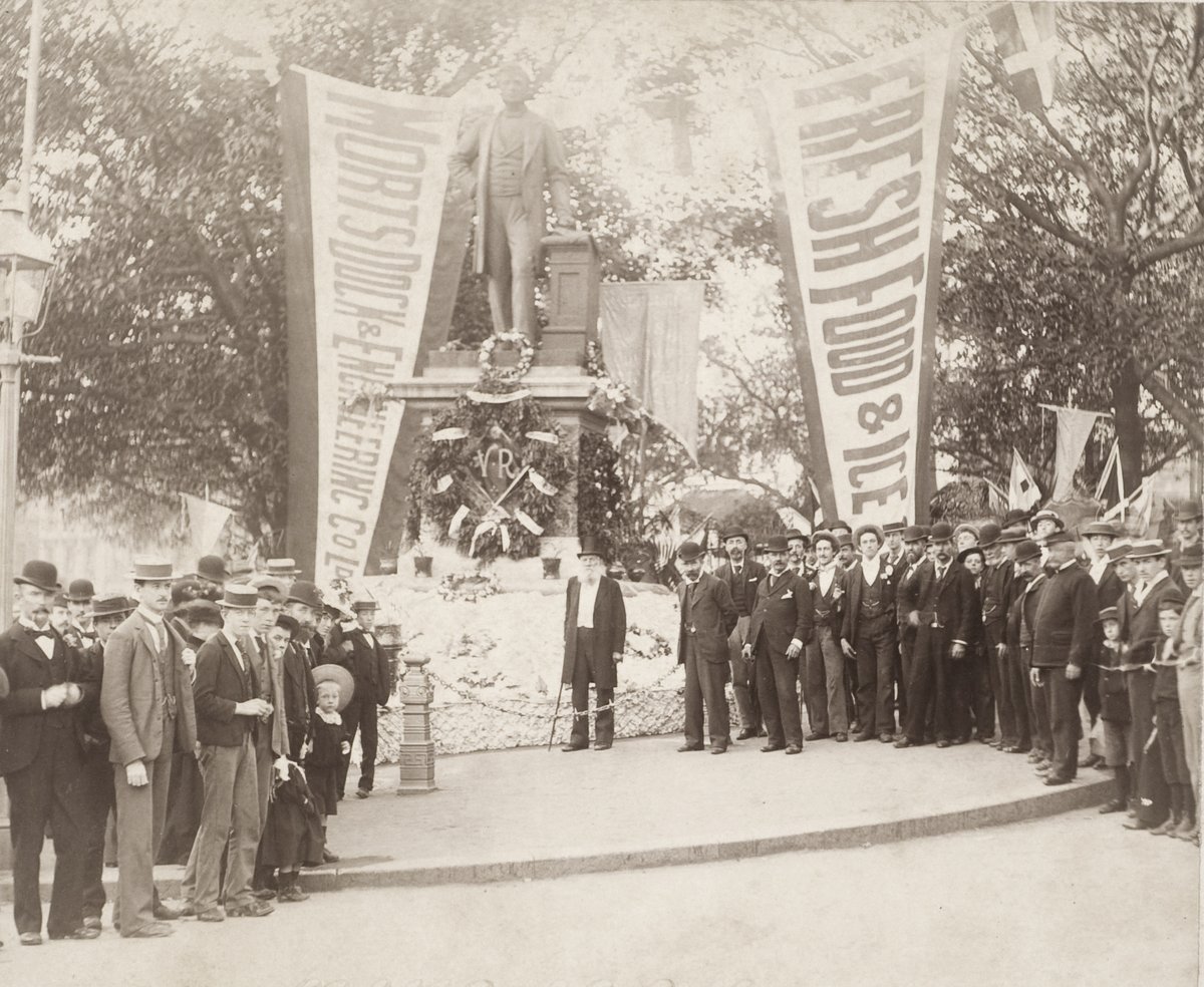 TS mort's statue, Sydney city centre (1883)