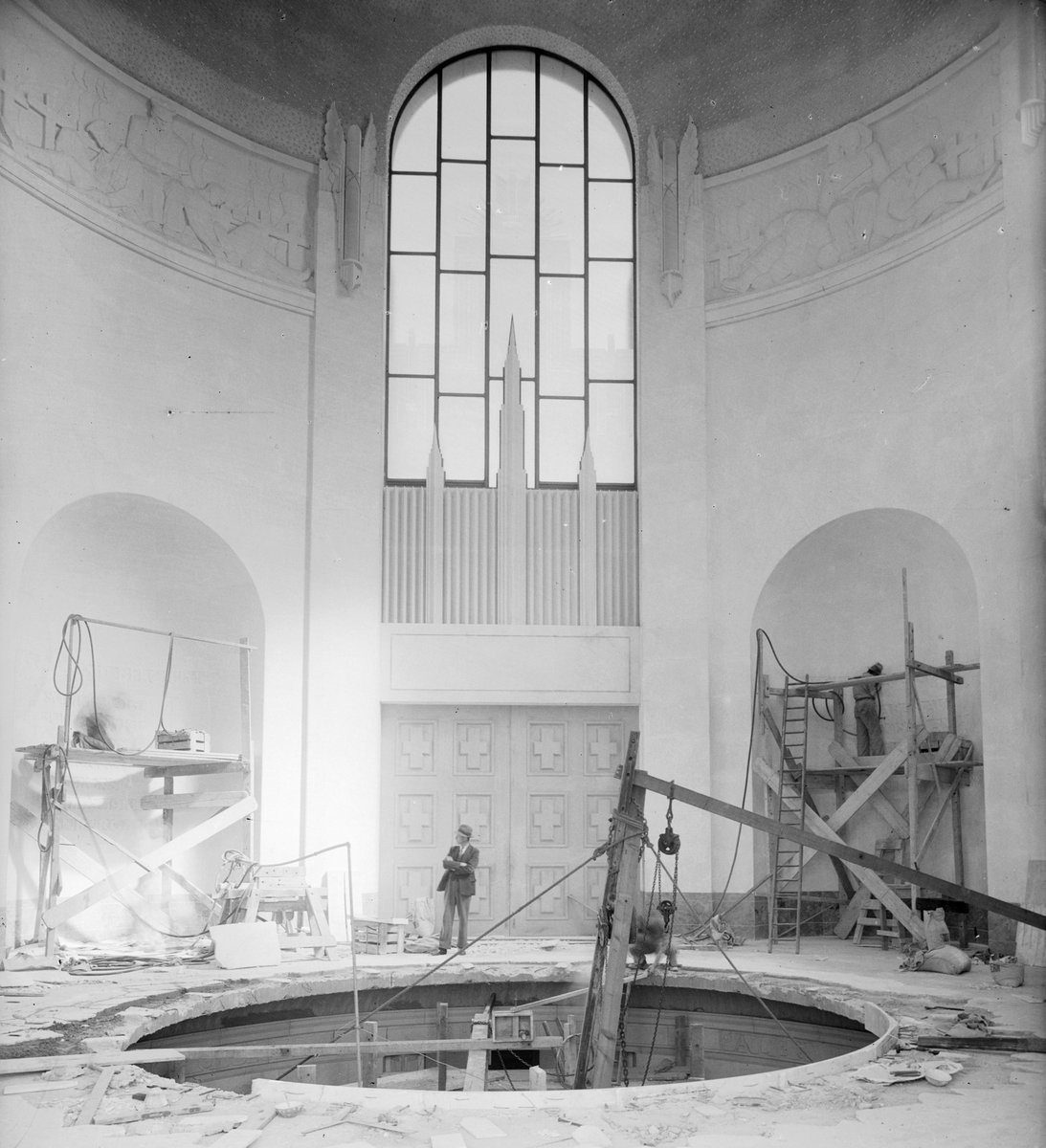 Work on Anzac Memorial, Sydney city centre (1934)