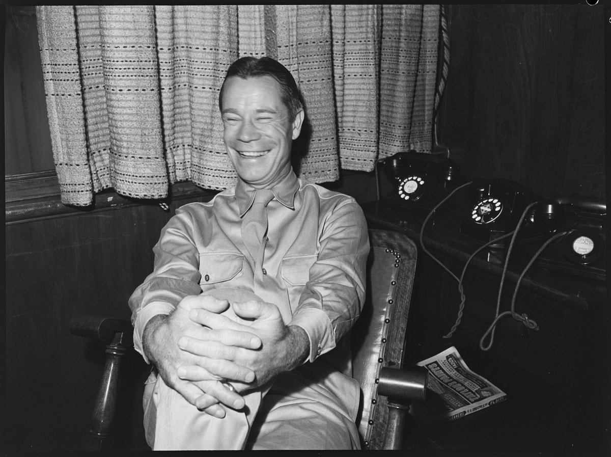 Joe E Brown 1943, Sydney