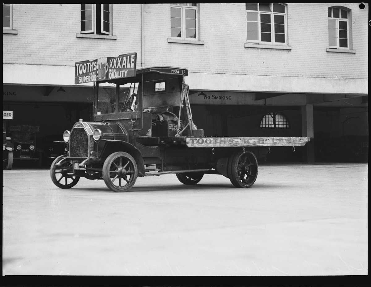 Flatbed truck, Sydney (1937)
