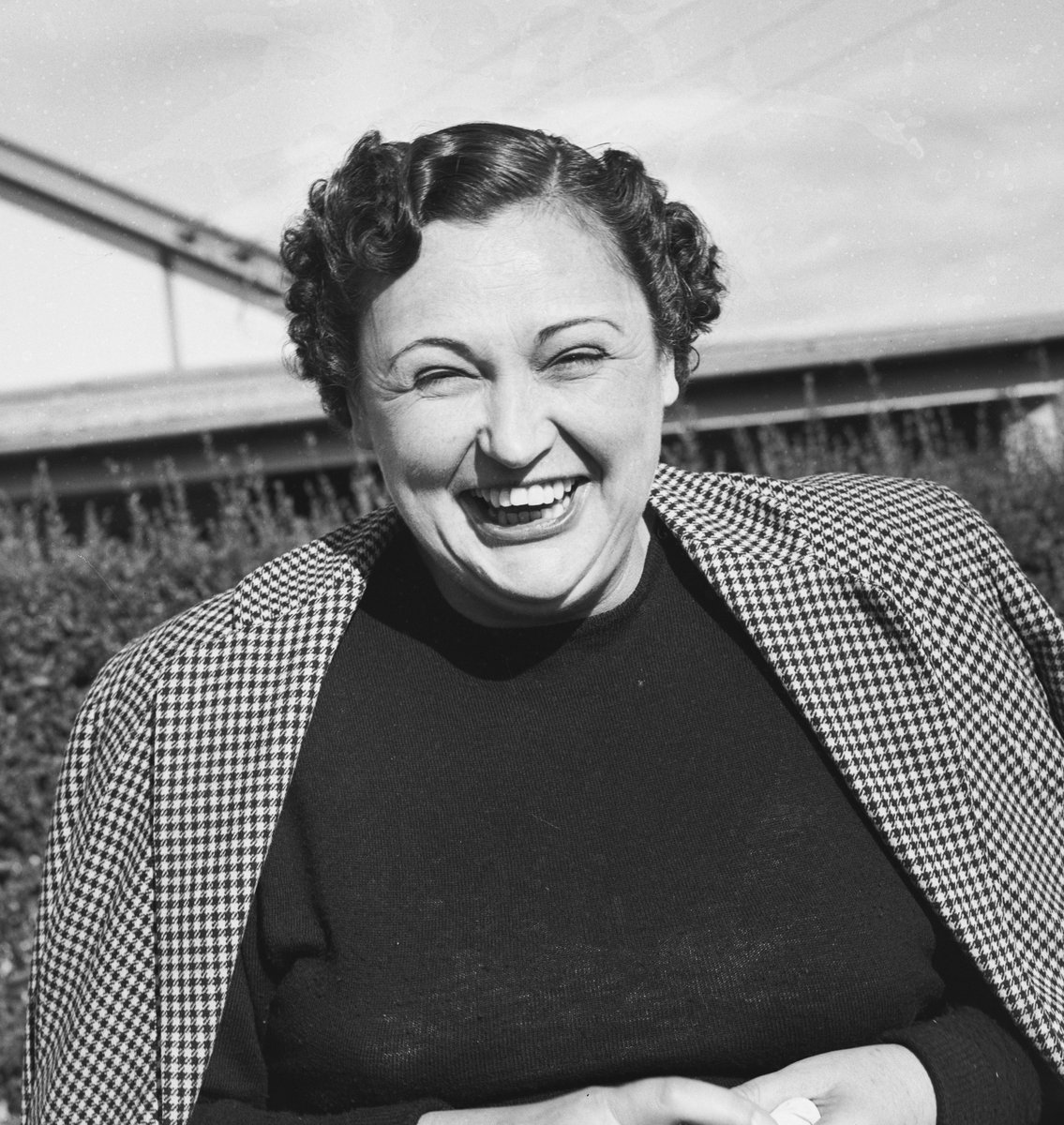Nancy Wake 1951 (cropped), Sydney