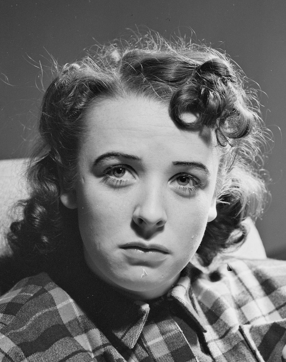 Joy Nicholls 1942, Sydney
