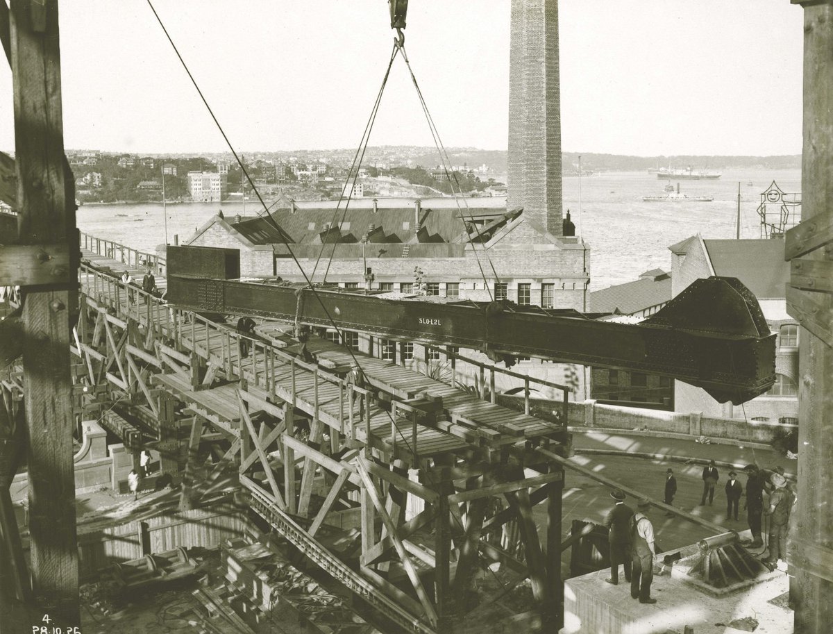 First Member being placed in position- Lower Chord SLO-L2L, Span No.1, Sydney Harbour (1926)