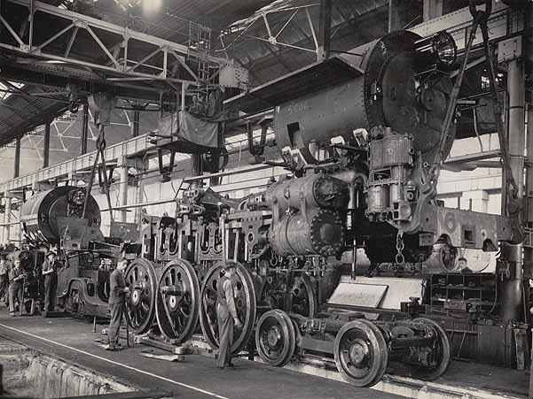 Construction of locomotive C3806 at the Eveleigh Workshops (1945)