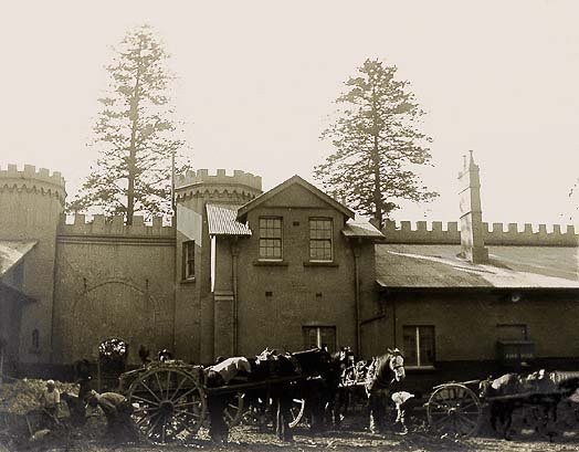 Government stables, north wing from courtyard, Sydney (c. 1913)