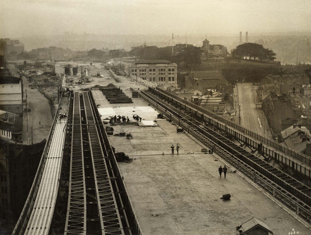 Laying Sheet Asphalt on Roadway, Sydney Harbour (1931)