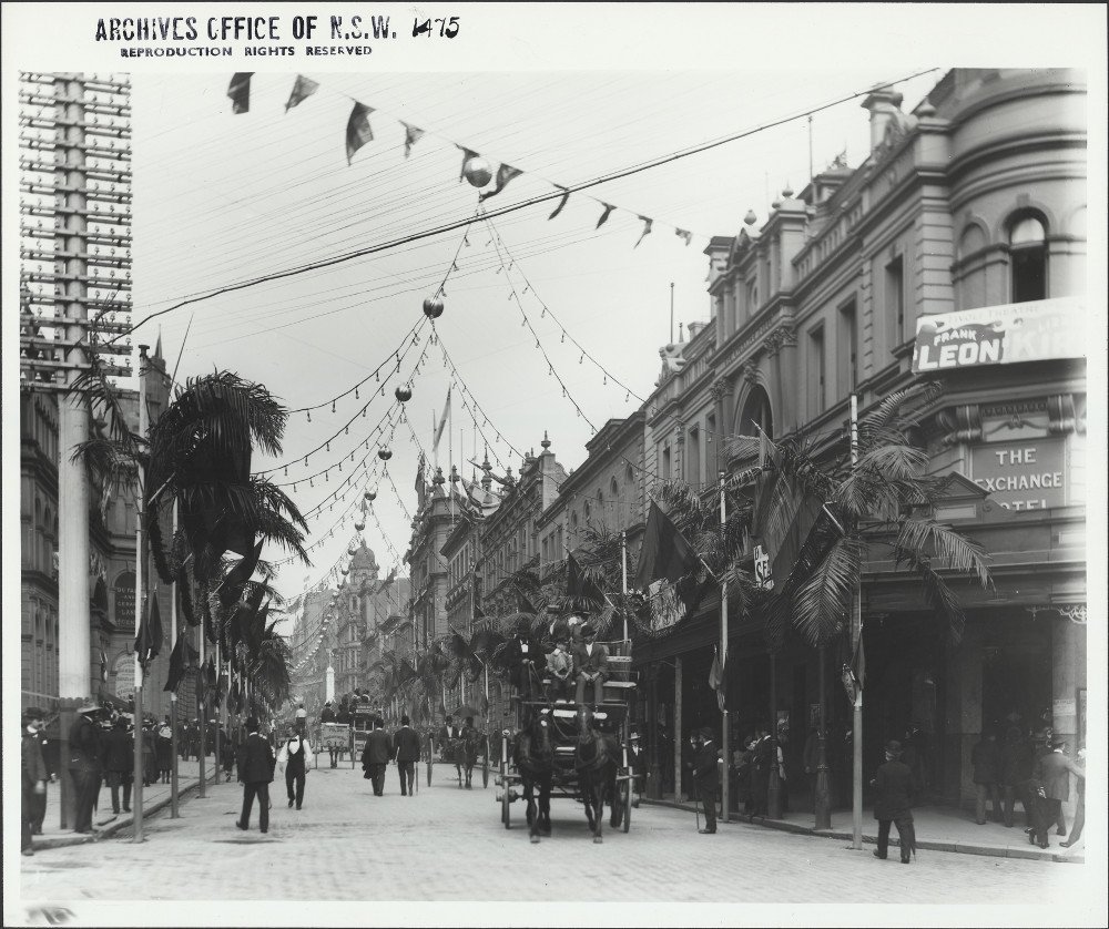 Looking down a decorated Pitt Street, 1901, Sydney city centre (1901–05)