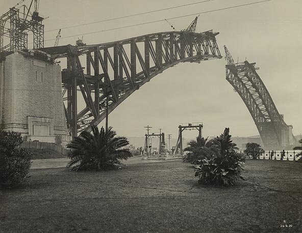 Sydney Harbour Bridge, under construction (c. 1930)