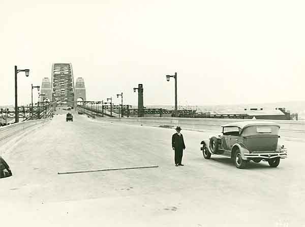 Sydney Harbour Bridge (c. 1932)
