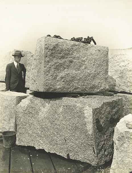 Granite for the piers of the Sydney Harbour Bridge (1926)