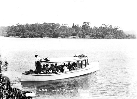Barretts launch - Newport (c. 1908)