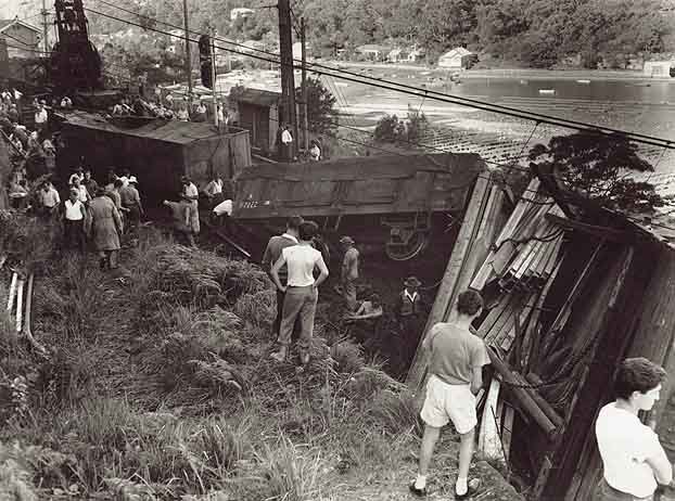 Train derailment at Oatley Bank, c. 1960