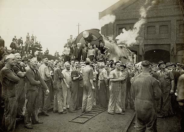Preparing for a test run, Eveleigh (c. 1945)