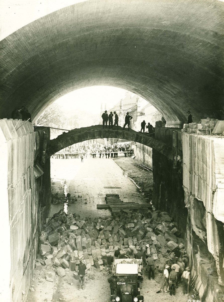 Demolishing Princes Street Stone Arch Ring, Sydney Harbour (c. 1931)