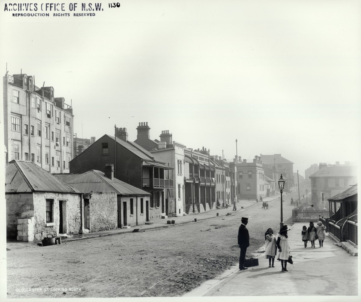 Gloucester Street looking north, The Rocks (1901)