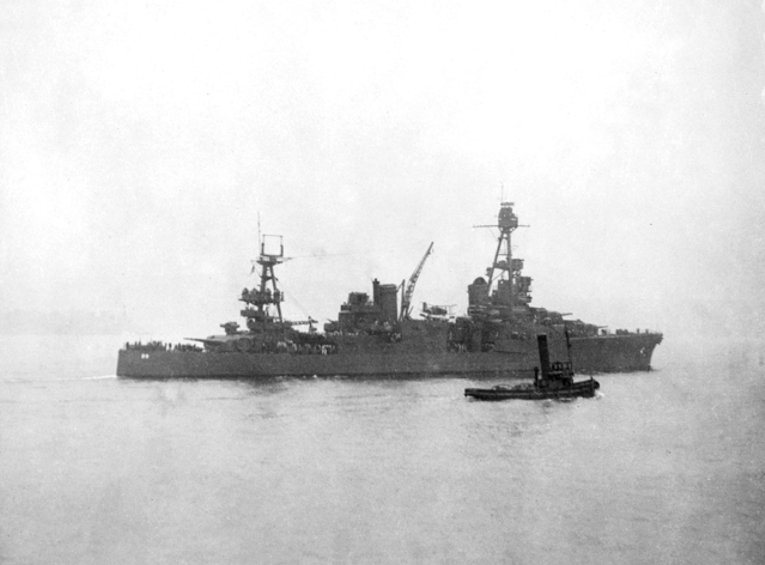 USS Chicago (CA-29) in May 1942, Sydney Harbour