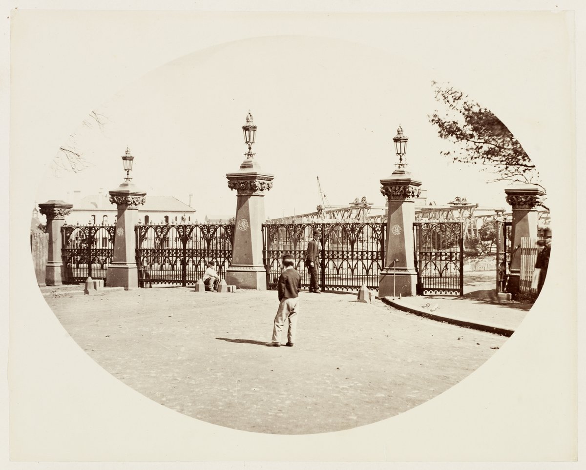 118 Domain Gates South Entrance SH 614, Sydney city centre (1872)
