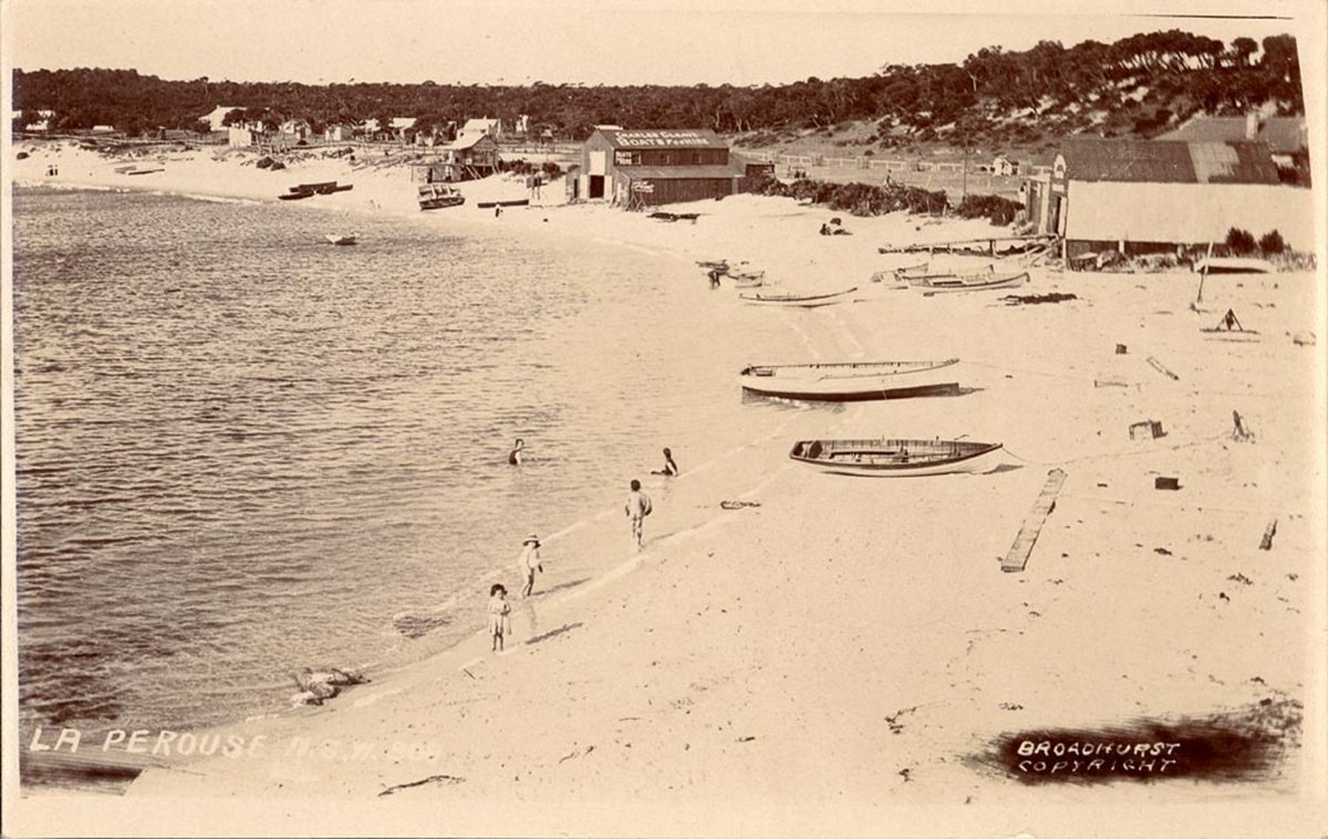 La Perouse beachscene including boats and boatsheds (1900–27)