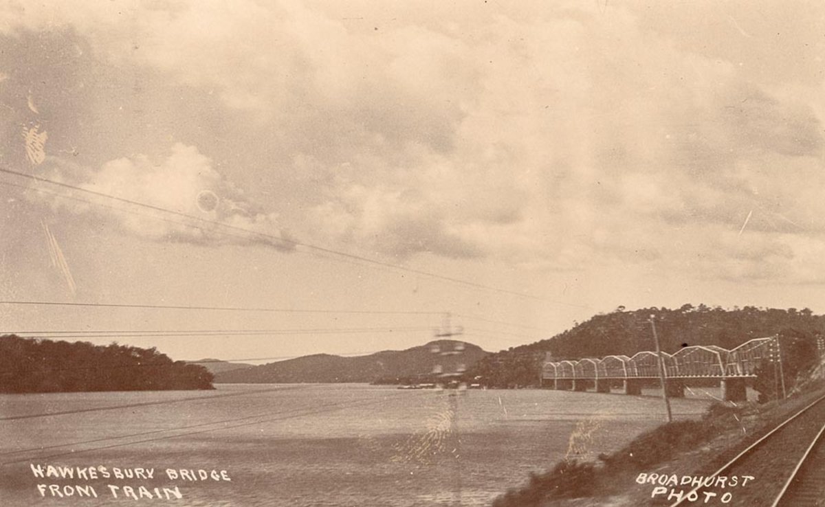 Hawkesbury Bridge from train, Hawkesbury River (1900–27)