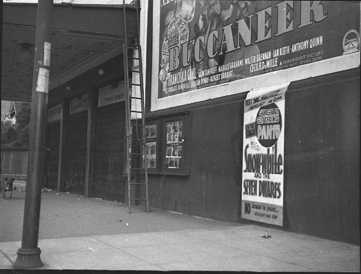 Snow White placard at Stanmore Theatre (1938)