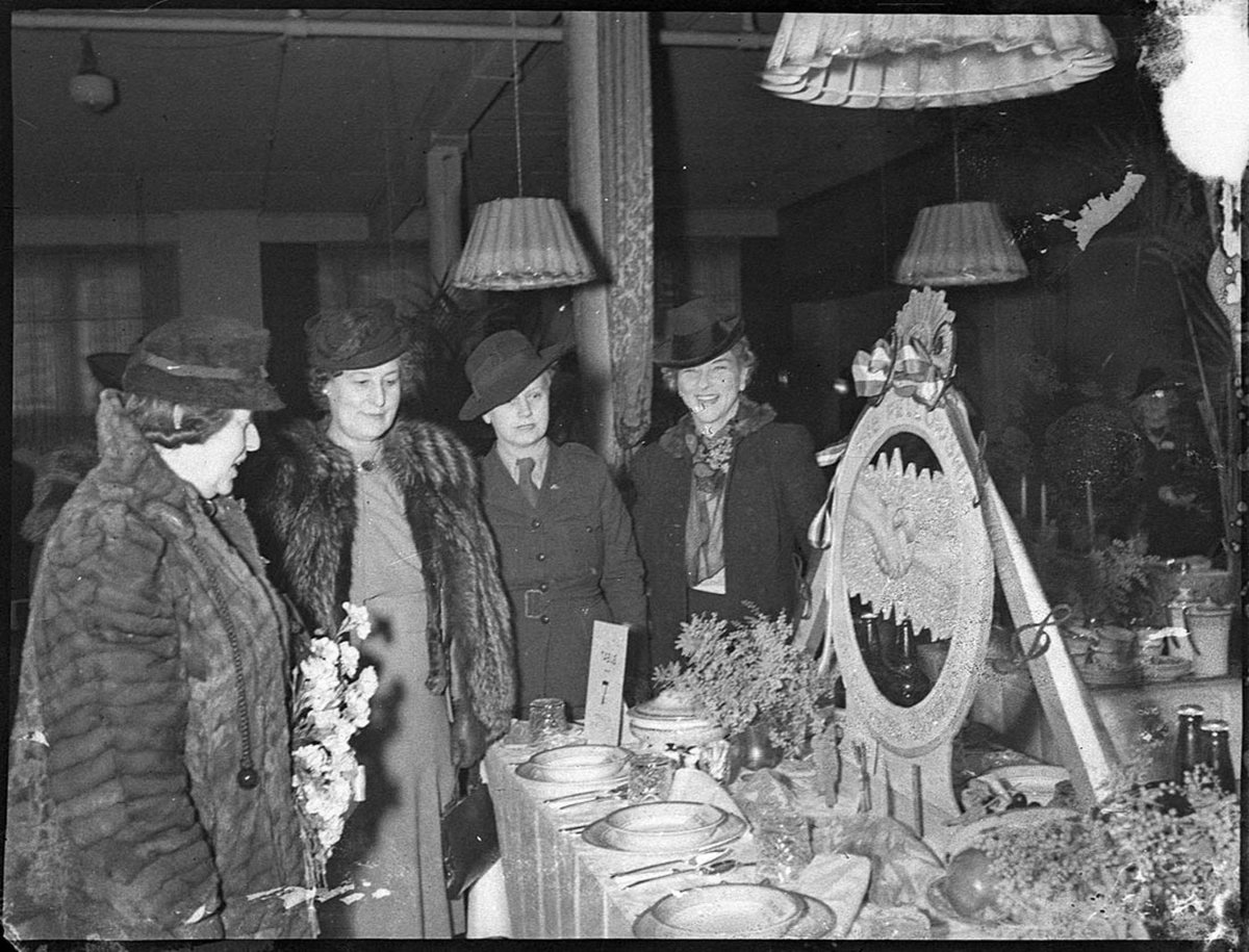 The Fellowship of danger shared table setting in Grace Bros (1945–46)
