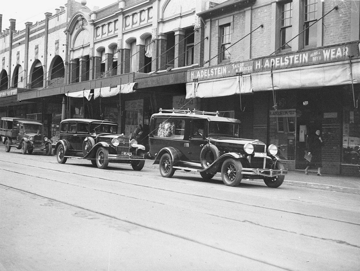 1929 Grahame Page 1929 Studebaker Commander and 1927 Chevrolet, 1927–29